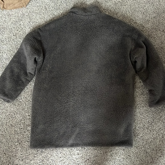 Vuori Cozy Sherpa Blazer Reversible
Worn twice. Like new - Picture 5 of 5